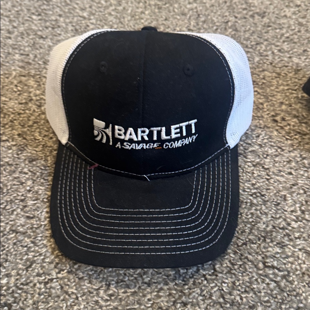 Assorted Baseball Caps Collection - Picture 4 of 6